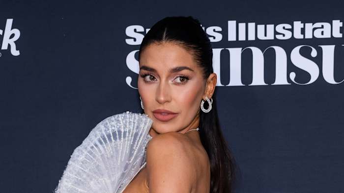 Nicole Williams English.